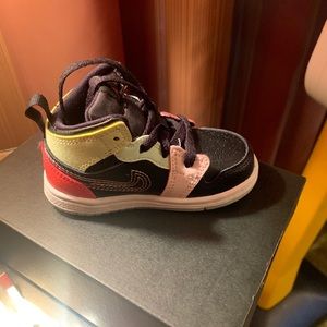 Jordan 1 MID SE (TD)